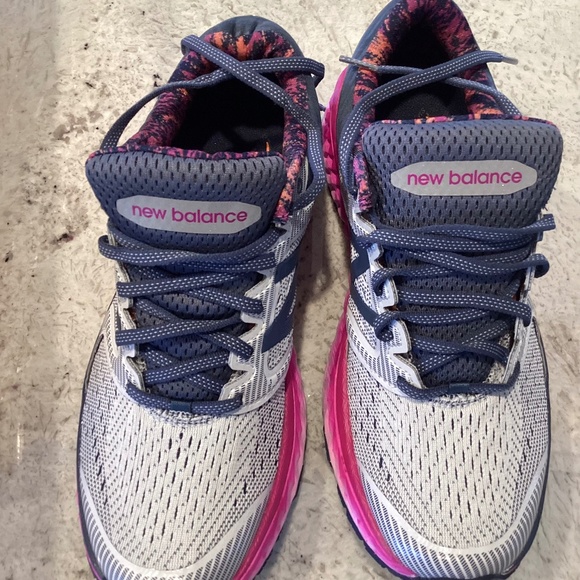 New Balance Running Shoes - Picture 1 of 4